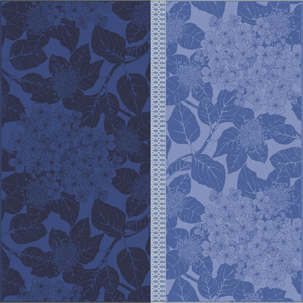 Servietten (4x Set) von Garnier Thiebaut; Modell Hortensias Bleu in Grundfarbe blau aus Baumwolle; Größe 55x55 cm quadratisch; Motiv Blumen und Pflanzen; Muster jacquard-gewebt