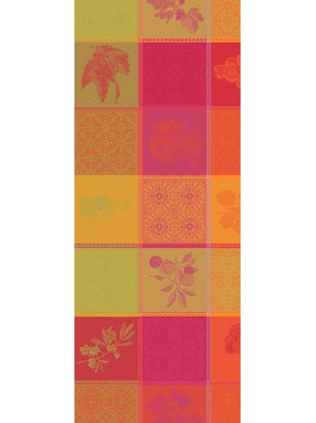 Chemin de table de Garnier-Thiebaut; Model Mille Tutti Frutti Sangria; Couleur principale multicolore en coton; Taille 55x180 cm rectangulaire; Motif Fruits et légumes, Été tissé jacquard