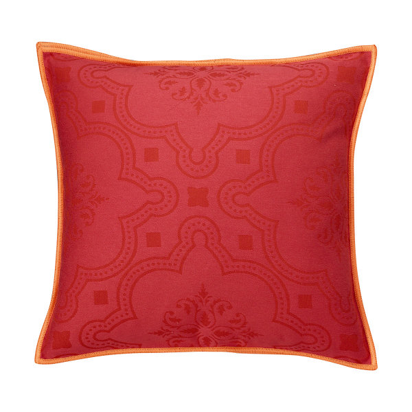 Housse de coussin outdoor de Le Jacquard Français; Model Bahia Sunset; Couleur principale rouge en Acrylique; Taille 40x40 cm carré; Motif dessins graphiques tissé jacquard