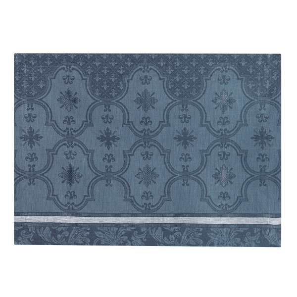 Individuales (2x Set) de Le Jacquard Français; Modelo Armoiries Ceruleen; Color principal azul en lino; Tamaño 36x50 cm rectangular; Motivo diseños gráficos, Celebraciones festivas en tejido jacquard