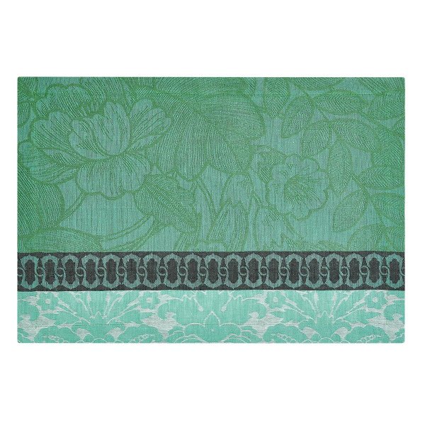 Tischsets (2x Set) von Le Jacquard Français; Modell Escapade Tropicale Cameleon in Grundfarbe grün aus Leinen; Größe 36x50 cm rechteckig; Motiv Blumen und Pflanzen; Muster jacquard-gewebt