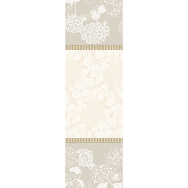 Camino de mesa de Garnier-Thiebaut; Modelo Mille Hortensias Naturel; Color principal beige en algodón; Tamaño 55x180 cm rectangular; Motivo Plantas y flores en tejido jacquard