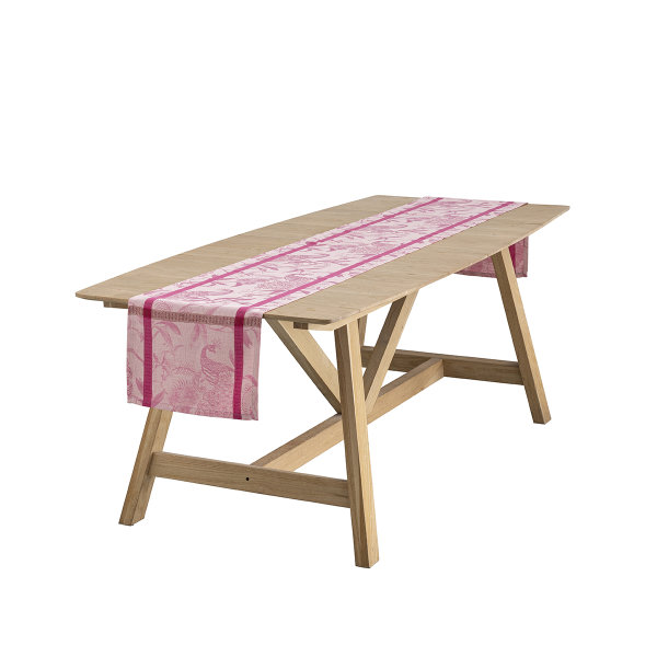 Camino de mesa de Le Jacquard Français; Modelo À LOrangerie Magnolia; Color principal rosa en lino; Tamaño 40x320 cm rectangular; Motivo Verano, Animales en tejido jacquard